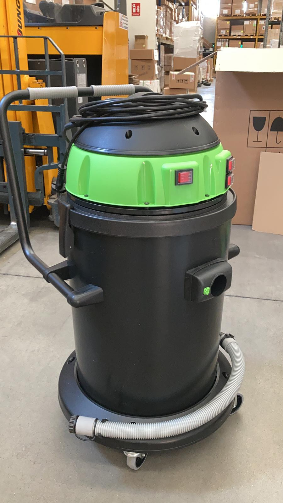 Aspirateur professionnel eau et poussière 3300W-62L